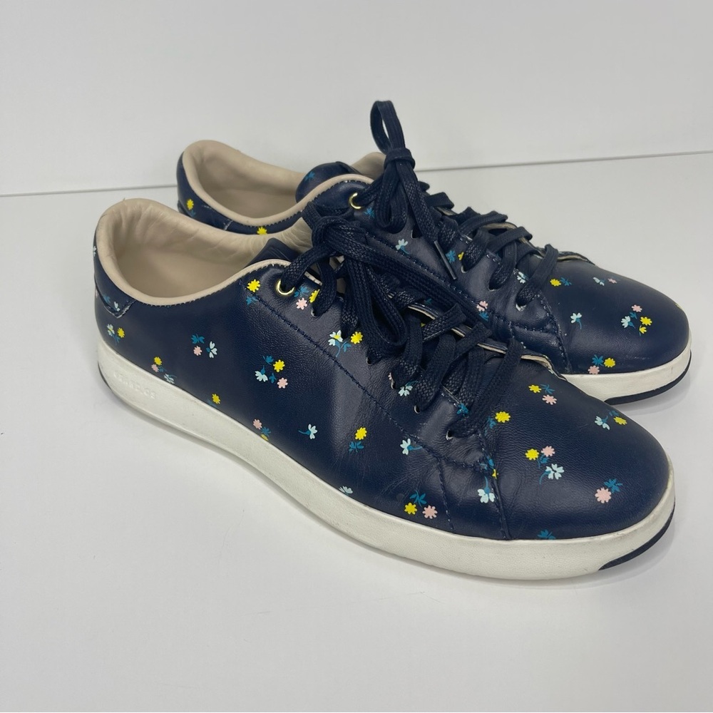 Cole Haan Grand Pro Women’s 9.5 Navy Blue‎ Floral Lace Up Tennis Shoe Sneakers
